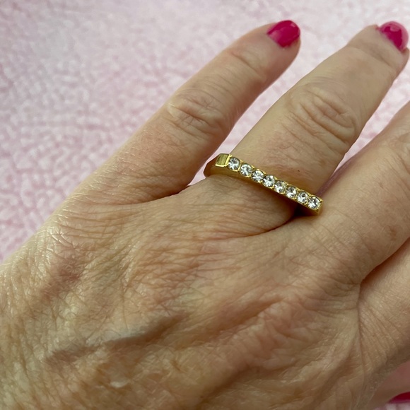 Crystal Ring Set Clear Crystals Size 8 - Picture 13 of 15